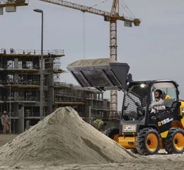 Mini Carregadeira – 155