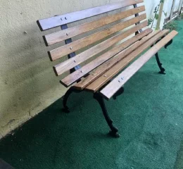 Banco de Jardim em Madeira