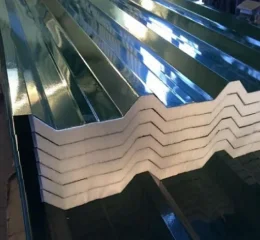 Telha Termoacústica Semi-Sanduíche Trapézio Pintada