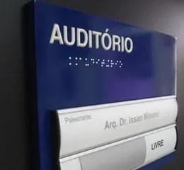 Placas em Braille