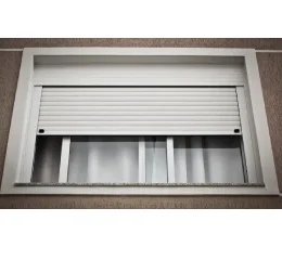 Janela com Persiana Integrada