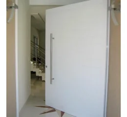 Portas Pivotantes