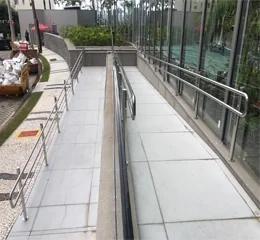 Corrimão duplo e guarda corpo em aço inox 304