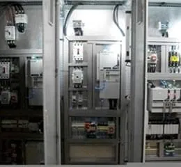 Painéis Elétricos/Quadros de Comando