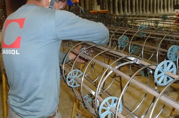 Distanciador para Postes e Estacas – RE