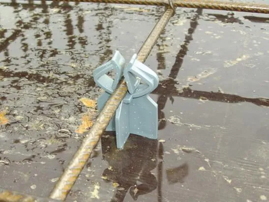 Distanciador Plástico com Garra - CG