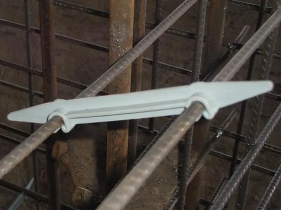 Estribo Plástico para Aduela – DT