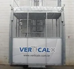 Elevador Sistema Pinhão e Cremalheira