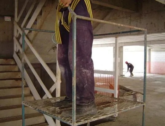 Andaime Regulável com Rodas