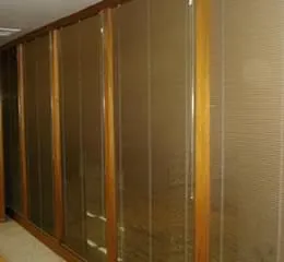 Divisórias com Micropersianas entre Vidros 70 mm