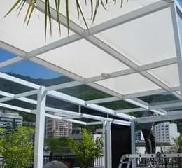 Cobertura Policarbonato Retrátil