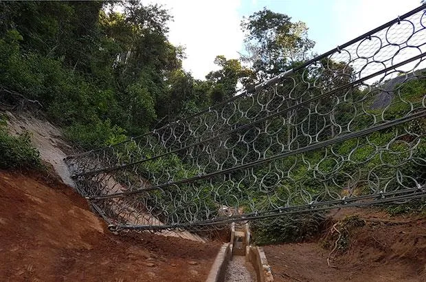 Barreira de fluxo de detritos
