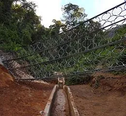 Barreira de fluxo de detritos