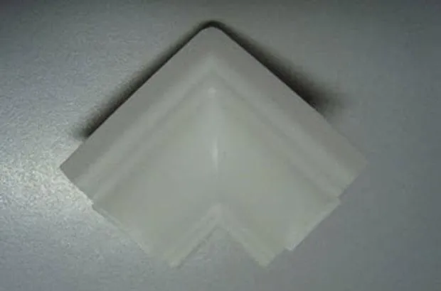 Canto Interno 90° em PVC - TEC 237B