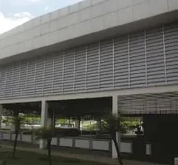 Venezianas Industriais com Aletas em PVC Translúcido