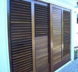 Janelas e Portas Venezianas Articuladas