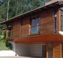 Painéis Ripados em Madeira