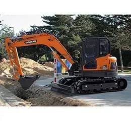 Miniescavadeira Doosan DX80R