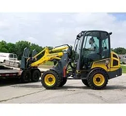 Carregadeira Articulada Mustang 306