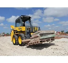 Minicarregadeira Gehl R135