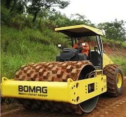 Compactador de Solo Monocilíndrico Bomag BW 212 D/PD-40