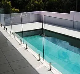 Guarda-corpo em vidro laminado