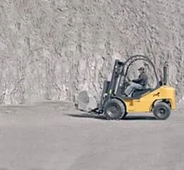 Empilhadeira Diesel Todo Terreno