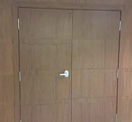 Porta Acústica de Madeira - Isar