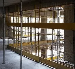 Guarda-corpo Perimetral – Escora e Grade Dupla