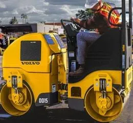Compactador de Asfalto DD15