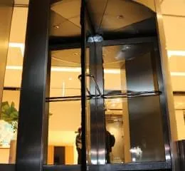 Porta Giratória Plaza