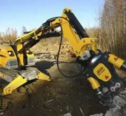 Robô com Tesoura Hidráulica