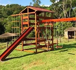 Playground Envernizado