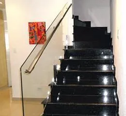 Corrimão Fixado em Vidro