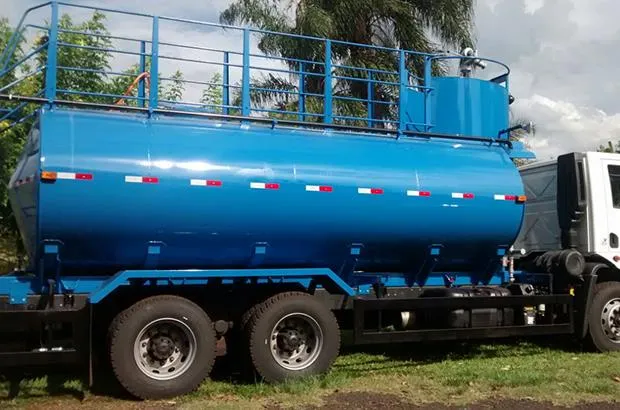 Tanques Móveis de Aço Carbono e Inox