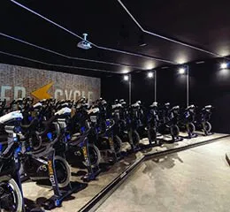 Piso vinílico heterogêneo em placa autoportante ACE Impressionfloor Office Concrete