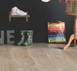 Piso vinílico em manta heterogêneo ACE Smartfloor