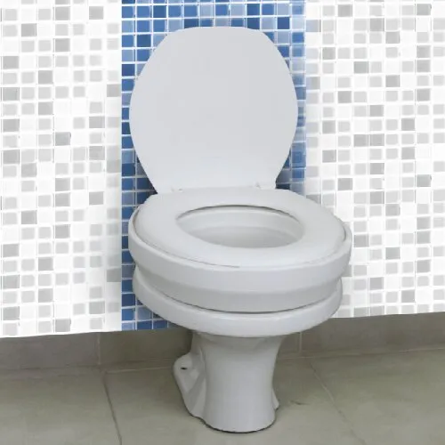 Assento sanitário elevado 13,5 cm | Almofadado com tampa