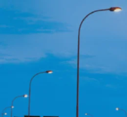 Postes retos curvos e especiais