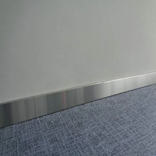 Rodapé em Aço Inox