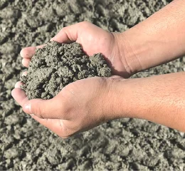 Brita Graduada Usinada Tratada com Cimento