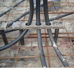 Gabarito para suporte e localizador de prumada de elétrica