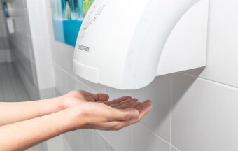 7 Vantagens de usar o secador de mãos no banheiro