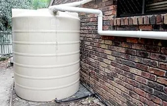 Aproveitar água da chuva é solução para economia e redução de enchentes