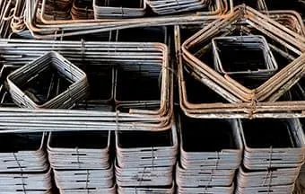 Corte e dobra de aço em fábricas reduz perdas, mas exige projeto detalhado