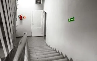 Escadas de segurança devem garantir evacuação em caso de incêndio