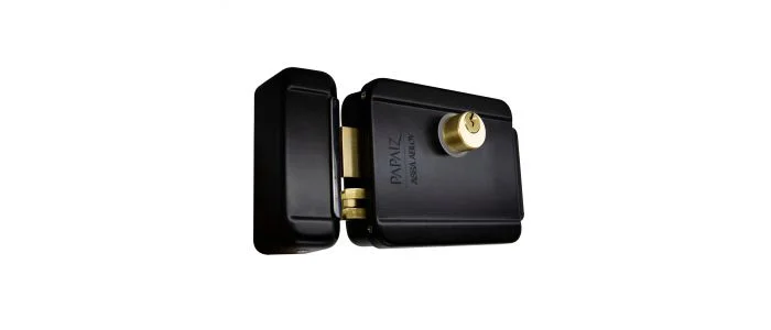 A fechadura elétrica de sobrepor é compatível com outros modelos do mercado (Foto: Divulgação/Papaiz