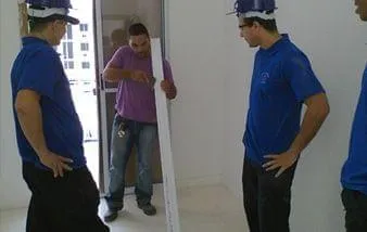 Rodapés resistentes têm aplicação simples e estética diferenciada