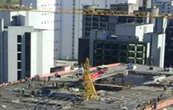 Mastro hidráulico é utilizado para concretagem no ECO Berrini