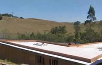 Painel da Brasilit viabiliza laje a seco para telhado verde